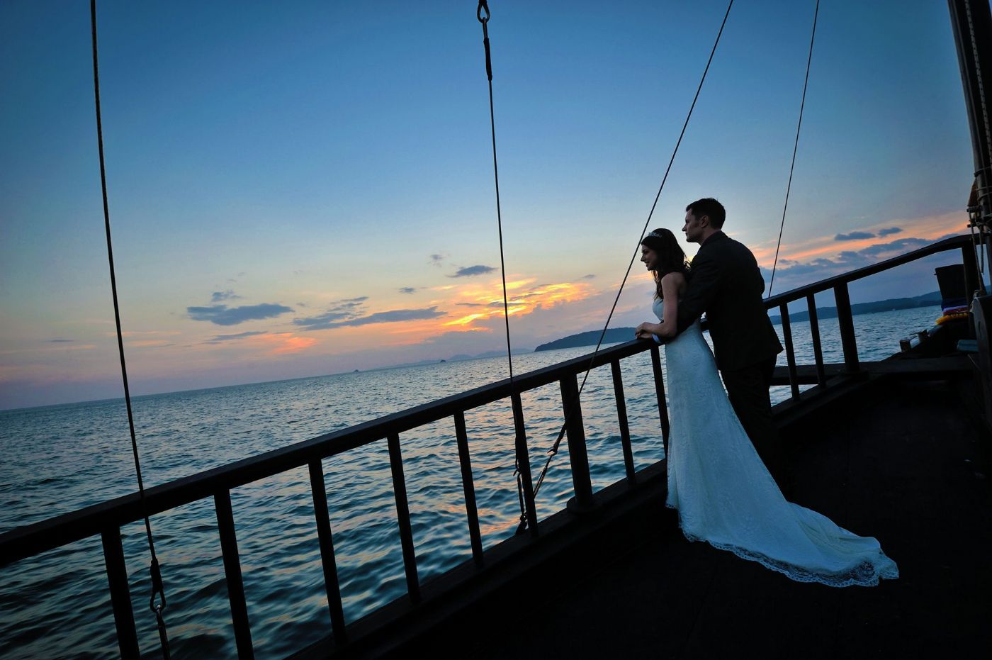 How to Plan a Sunset Wedding on the Bosphorus